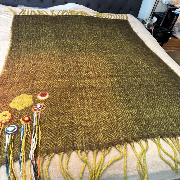 Pier One throw blanket tassel trim embellishments - Picture 2 of 8